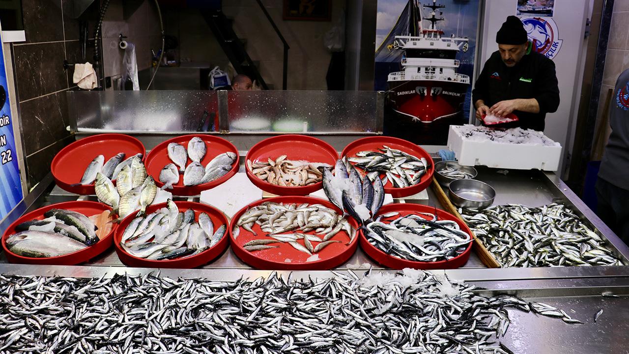 Somon Efsanesi Bitti! Uzmanlar Açıkladı: Dünyanın En Sağlıklı Balığı Hangisi?